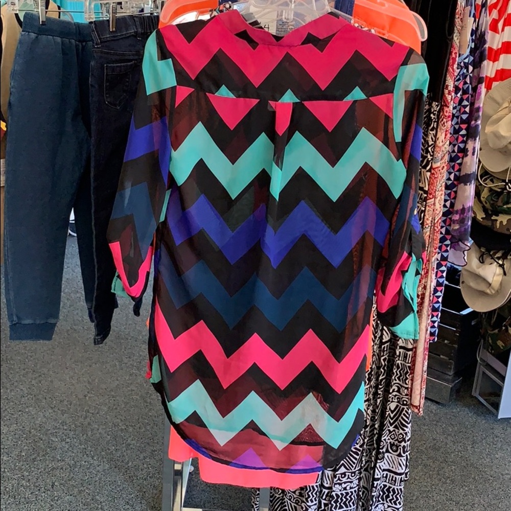 Woman’s Rue21 top - Picture 5 of 5